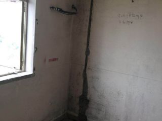 水、电管开槽施作