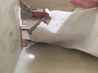 地砖铺贴及地面找平施作