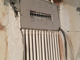 强、弱电路穿线施作