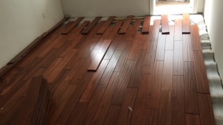 实木复合地板铺设