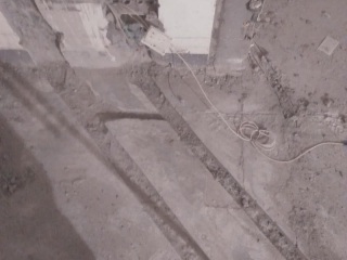 水、电管开槽施作