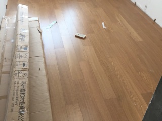 实木复合地板铺设