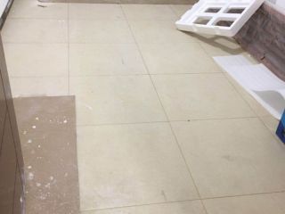 地砖铺贴及地面找平施作