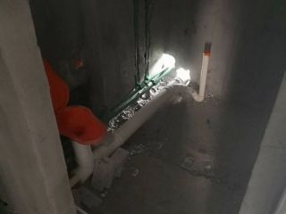 水、电管开槽施作