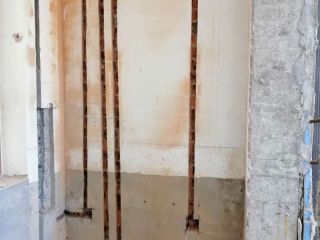 水、电管开槽施作