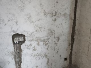水、电管开槽施作