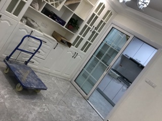 成品门及墙纸铺贴