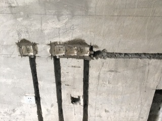 水、电管开槽施作