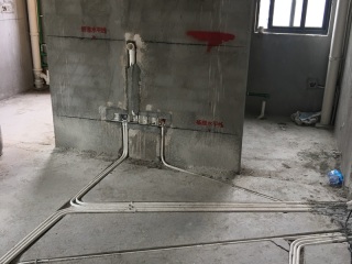 水、电管开槽施工