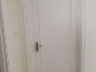 套装门、踢脚线安装
