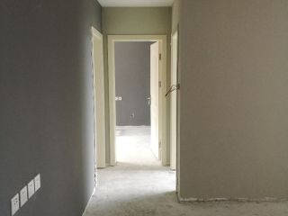 成品门及墙纸铺贴