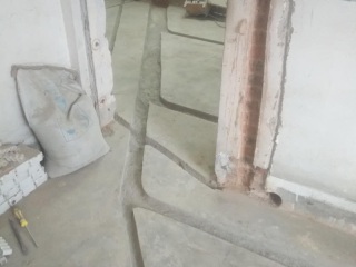 水、电管开槽施作