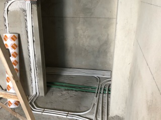 水、电管开槽施作