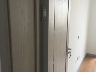 套装门、踢脚线安装