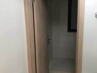 套装门、踢脚线安装