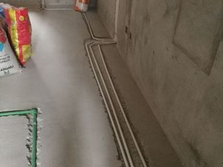 强、弱电路穿线施作