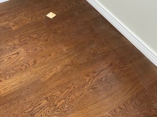 套装门、踢脚线安装