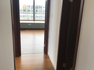 套装门、踢脚线安装