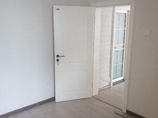 成品门及墙纸铺贴