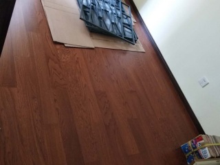 实木复合地板铺设