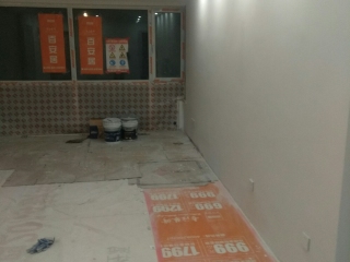 成品门及墙纸铺贴
