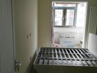 成品门及墙纸铺贴