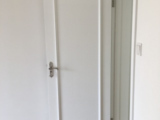 成品门及墙纸铺贴