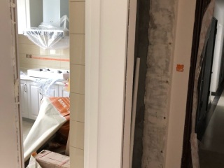 套装门、踢脚线安装