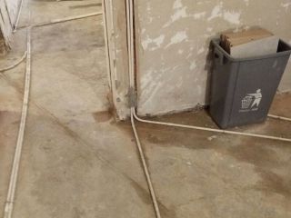 水、电管开槽施作