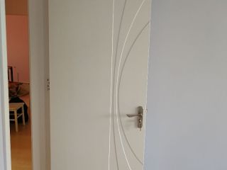成品门及墙纸铺贴