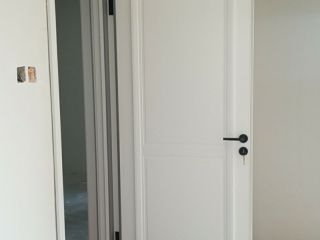 套装门、踢脚线安装