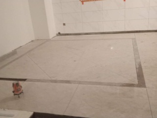 地砖铺贴及地面找平施作
