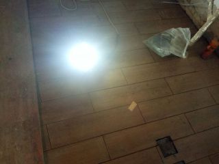 地砖铺贴及地面找平施作