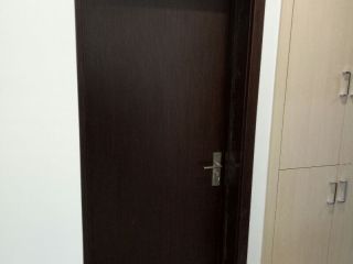 套装门、踢脚线安装
