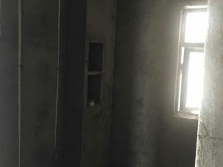 地砖铺贴及地面找平施作