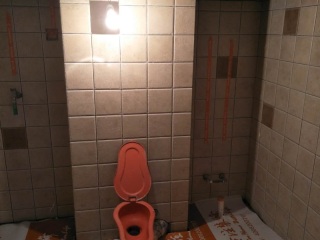 厨房、卫生间墙砖施作