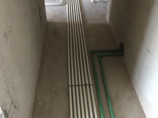 水、电管开槽施作