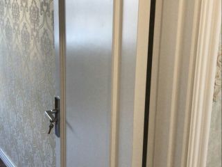 套装门、踢脚线安装