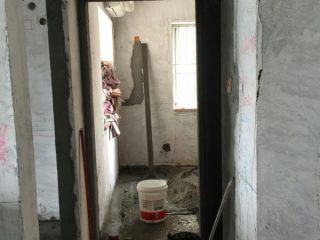 地砖铺贴及地面找平施作