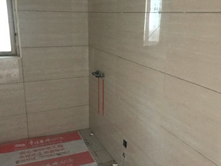 厨房、卫生间墙砖施作