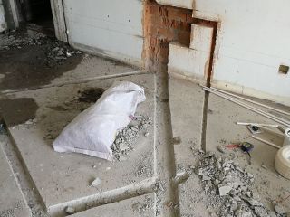 水、电管开槽施作