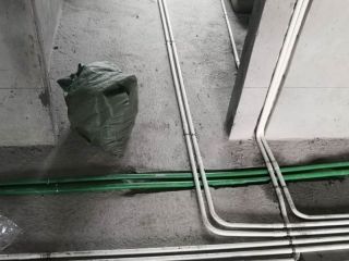 水、电管开槽施作