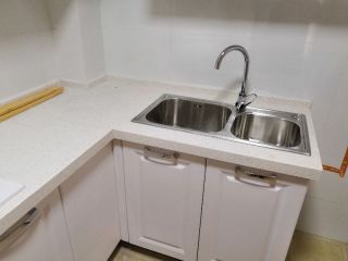 橱柜台面及台盆柜安装