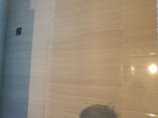 地砖铺贴及地面找平施作