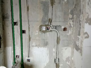 水、电管开槽施作