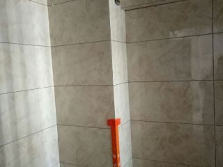 厨房、卫生间墙砖施作