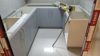地砖铺贴及地面找平施作