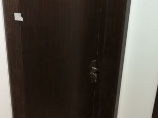 套装门、踢脚线安装