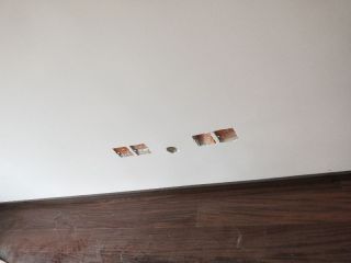套装门、踢脚线安装