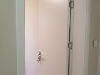 成品门及墙纸铺贴